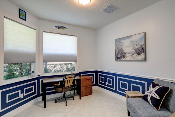 Home Office, Interior