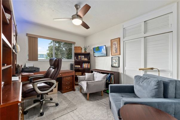 Home Office, Interior