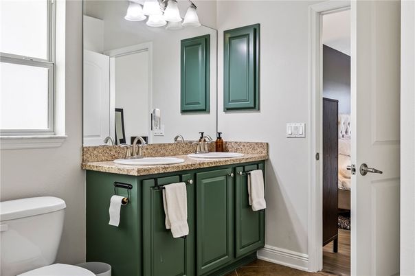 Bathroom, Dual Sink Vanities, Interior