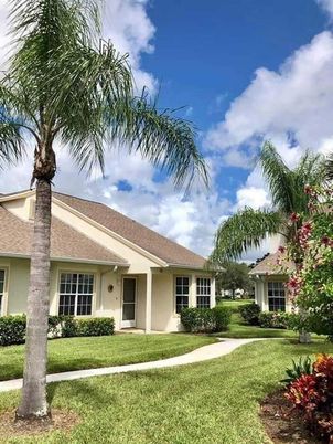 Backyard, Exterior, Facade, Ranch