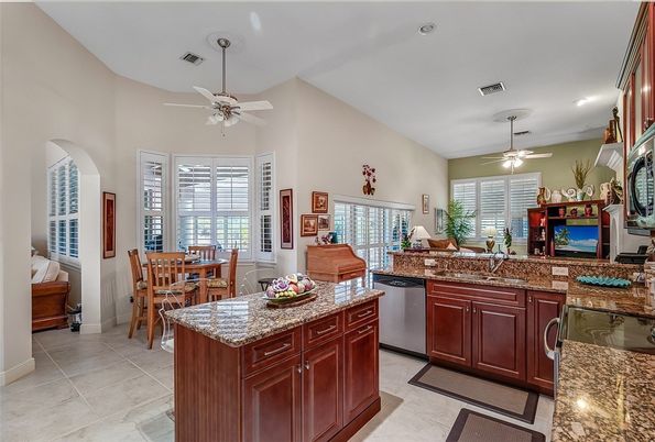 Dining room, Interior, Kitchen, Recessed Lighting
