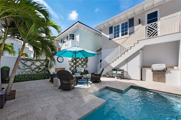 Exterior, Pool