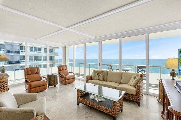 Interior, Living room, Sun Room, Water