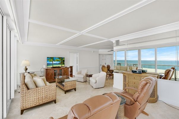 Interior, Living room, Water