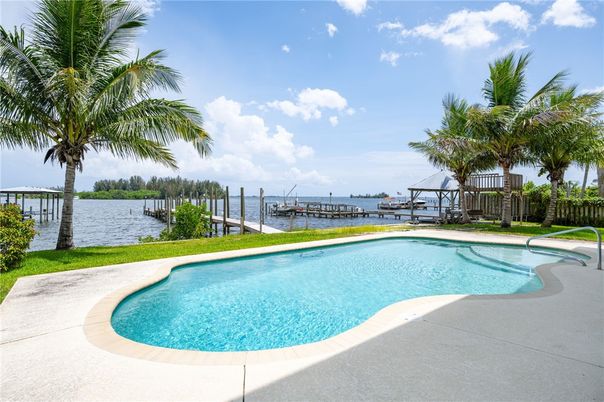 Exterior, Pool, Water