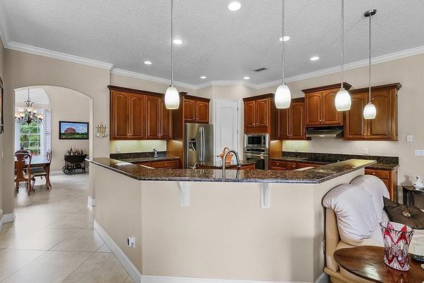 Chandelier, Dining room, Interior, Kitchen, Pendant Lights, Recessed Lighting, Stainless Steel Appliances