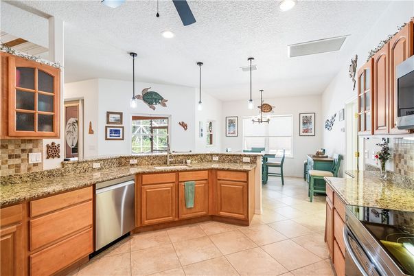 Dining room, Interior, Kitchen, Pendant Lights, Recessed Lighting