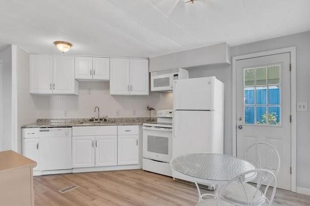 Interior, Kitchen, Wood Texture Flooring