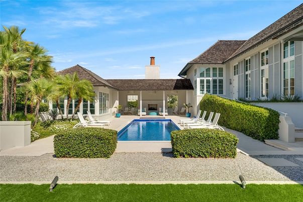Exterior, Pool