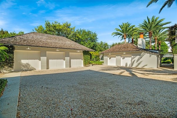 Detached Garage, Exterior