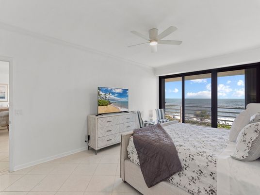 Bedroom, Interior, Water
