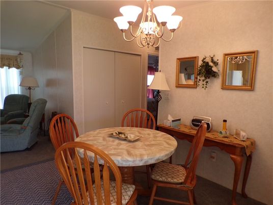 Chandelier, Dining room, Interior