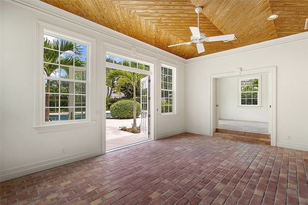 Empty room, Interior, Recessed Lighting, Sun Room, Wooden Ceilings