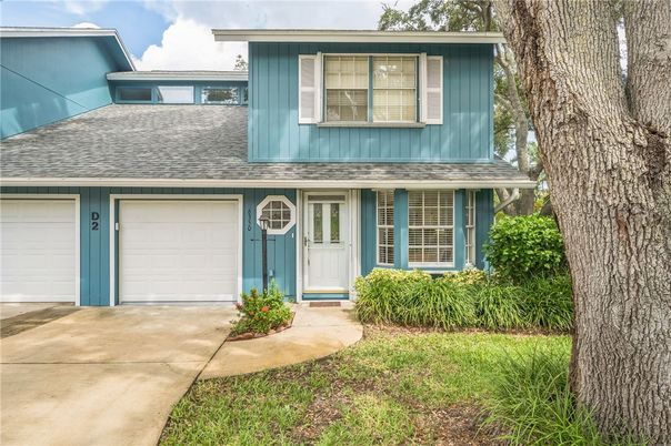 Attached, Exterior, Facade, Ranch