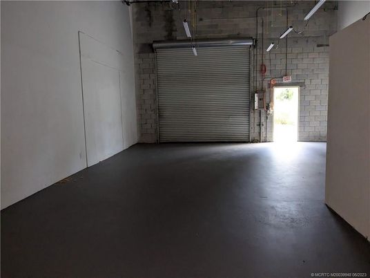Garage, Interior, Stone Walls