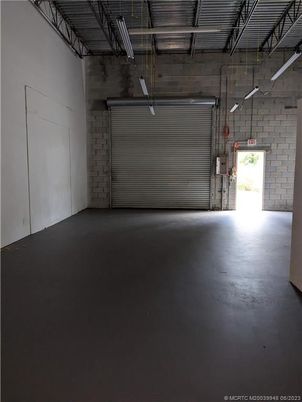 Garage, Interior, Stone Walls