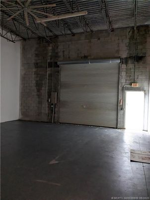 Garage, Interior, Stone Walls