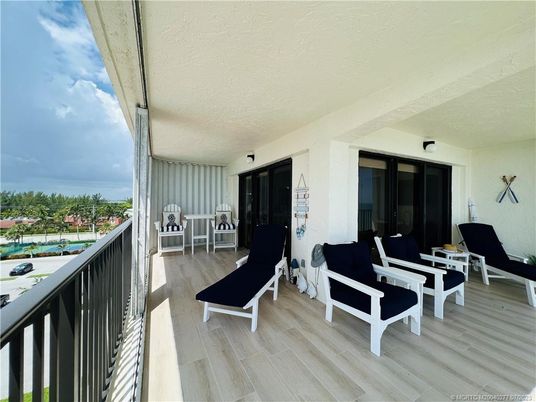 Exterior, Wood Texture Flooring