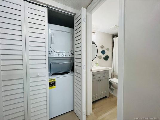 Interior, Utility Closets, Washer, Wood Texture Flooring