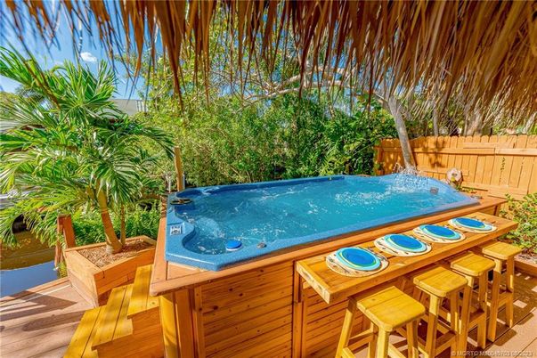 Exterior, Hot Tub
