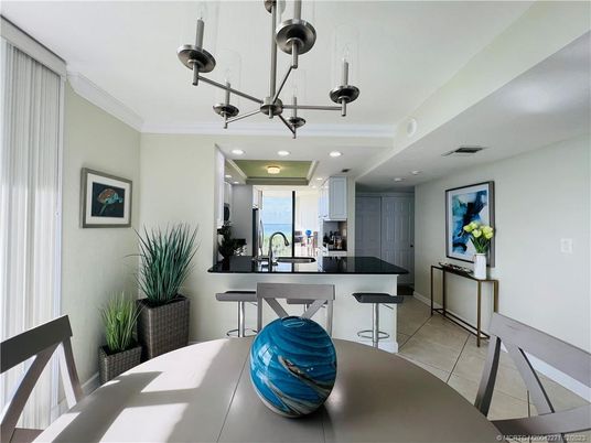 Dining room, Interior, Kitchen, Pendant Lights, Recessed Lighting