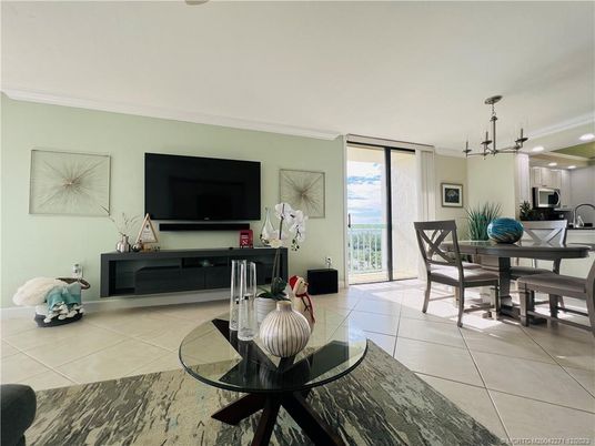 Dining room, Interior, Kitchen, Pendant Lights, Recessed Lighting