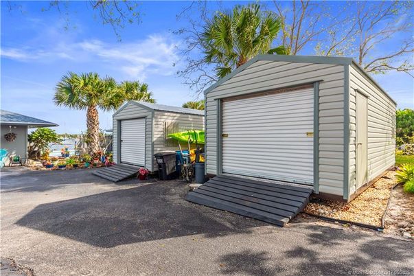 Detached Garage, Exterior