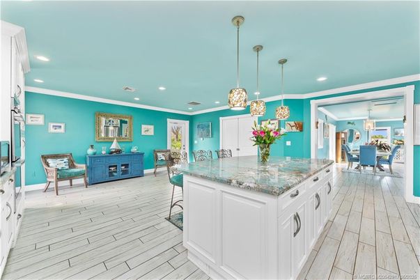 Dining room, Interior, Kitchen, Pendant Lights, Recessed Lighting, Wood Texture Flooring