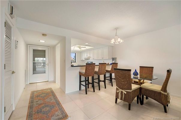 Chandelier, Dining room, Interior, Kitchen, Recessed Lighting