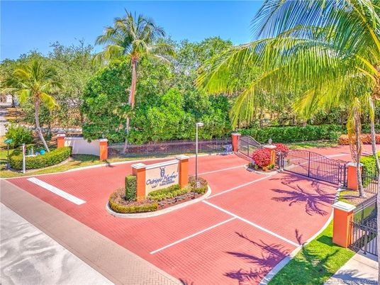 Exterior, Tennis Courts