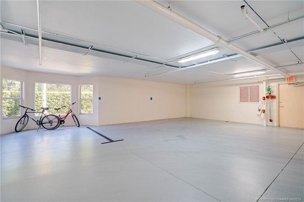 Garage, Interior