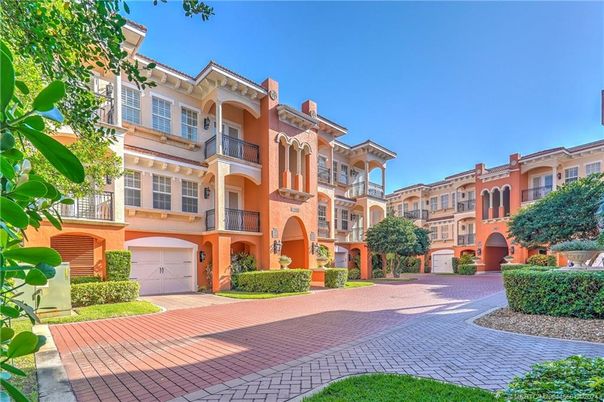 Attached, Backyard, Exterior, Facade, Rowhouse
