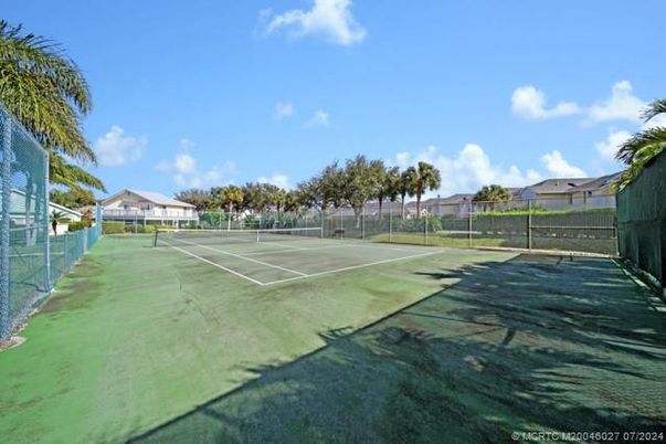 Exterior, Tennis Courts
