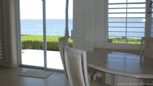 Dining room, Interior, Water