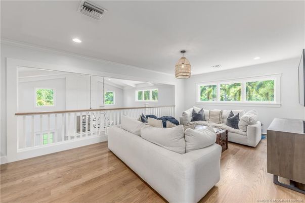 Interior, Living room, Pendant Lights, Recessed Lighting, Wood Texture Flooring