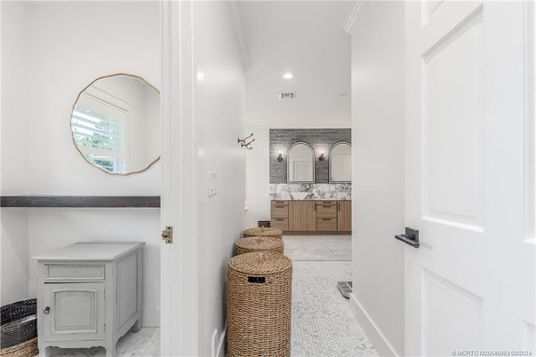 Bathroom, Interior, Recessed Lighting