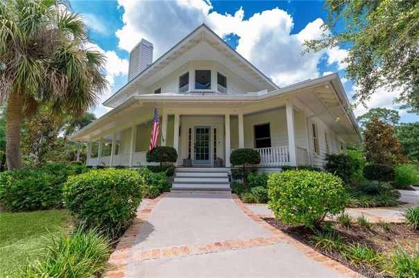 Exterior, Facade, American Craftsman