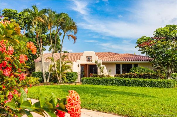 Backyard, Exterior, Facade, Spanish Mediterranean