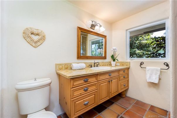 Bathroom, Interior, Tile Countertops