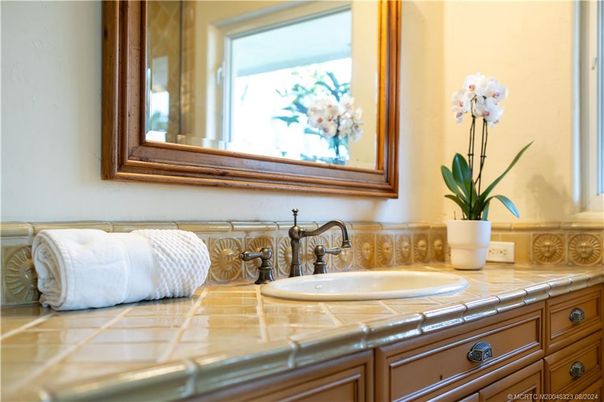 Bathroom, Interior, Tile Countertops