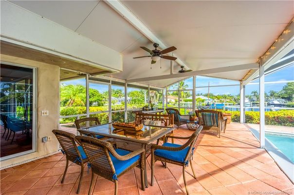 Dining room, Interior, Sun Room, Water