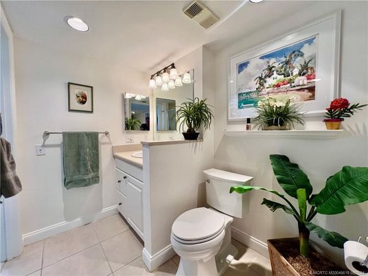 Bathroom, Interior, Recessed Lighting