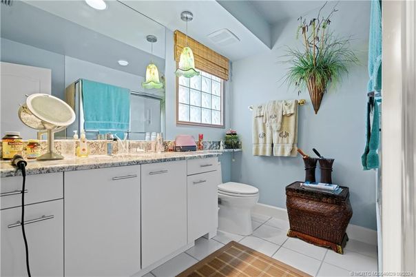 Bathroom, Interior, Pendant Lights, Recessed Lighting