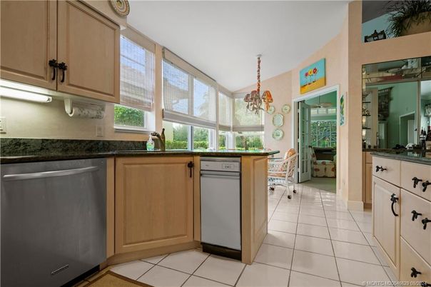 Chandelier, Interior, Kitchen
