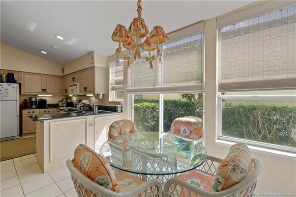 Chandelier, Dining room, Interior, Kitchen, Recessed Lighting