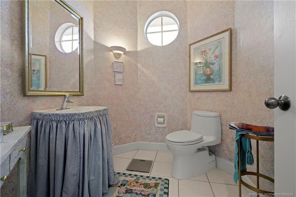 Bathroom, Interior