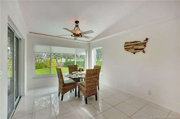 Dining room, Interior