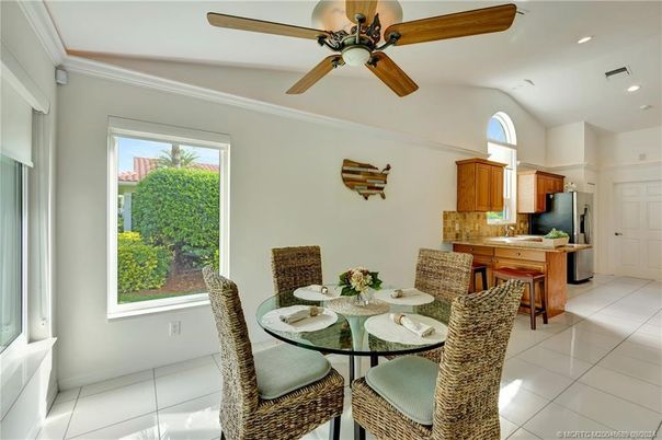 Dining room, Interior, Kitchen, Recessed Lighting