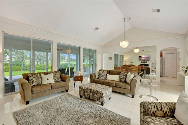 Dining room, Interior, Living room, Pendant Lights