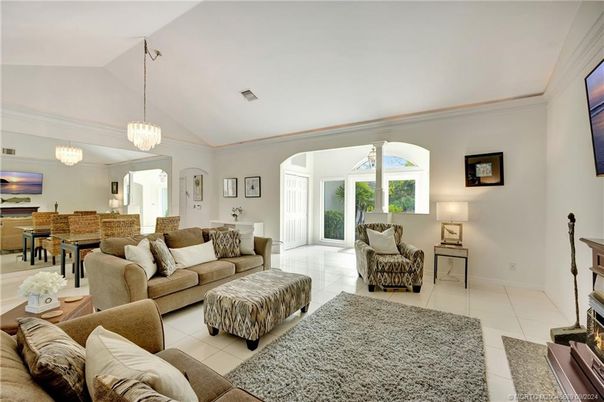 Chandelier, Dining room, Fireplace, Interior, Living room, Pendant Lights